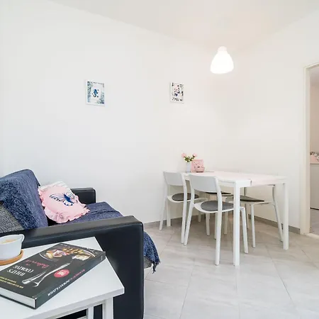 Lukrecija Appartement *