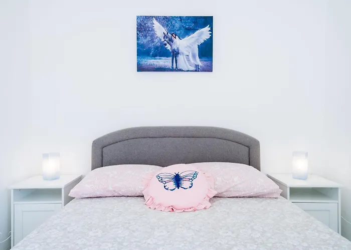 Appartement Lukrecija *